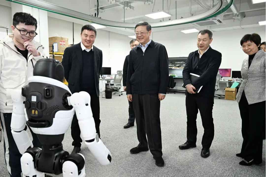上海市委书记陈吉宁专题调研焦点娱乐机器人